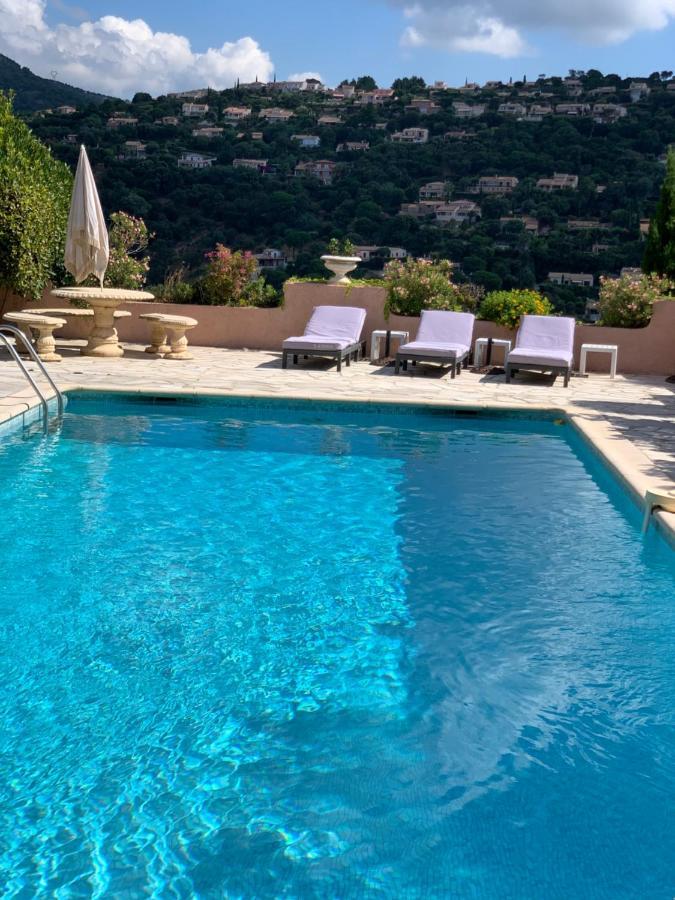 Rez-De Villa Piscine Cavalaire-sur-Mer Exterior photo